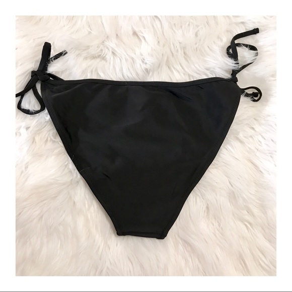 Bikini Set - Picture 2 of 3